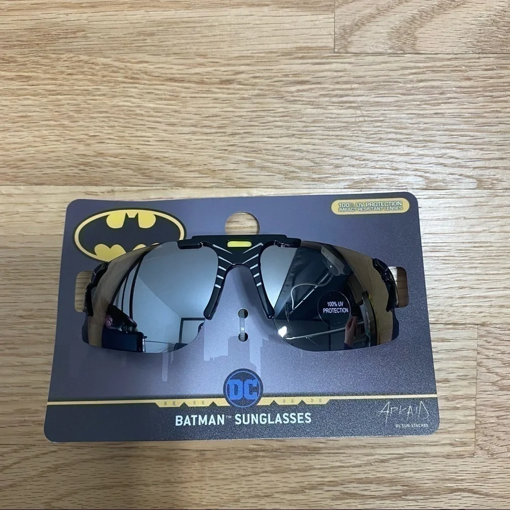 Batman Kids Sunglasses NWT Black DC Comics 100% UV Protection